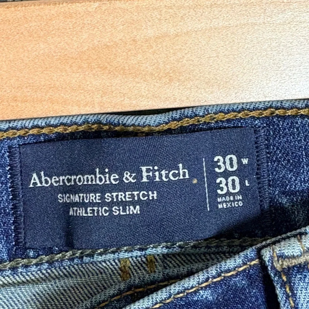 Abercrombie‎ & Fitch Signature Stretch Athletic Slim Jeans 30x30 Medium Wash